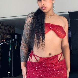 Model - SarahSky squirt