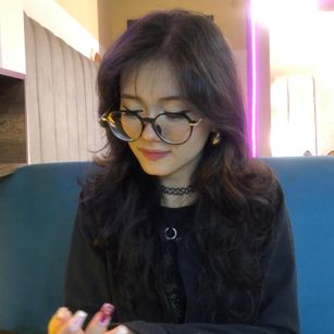 Model - VenusOlympus dirtytalk