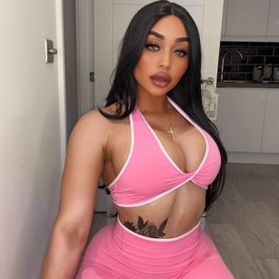 Model - Layla Lamour TWERKING