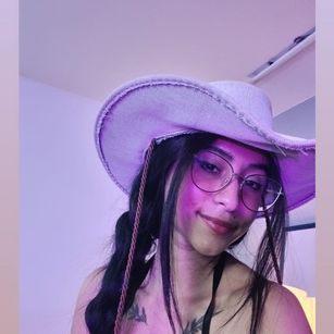 Model - AlanaScoot anal