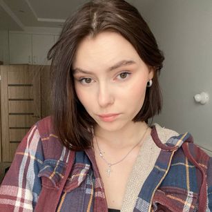 Model - NymphKsyu emogirl