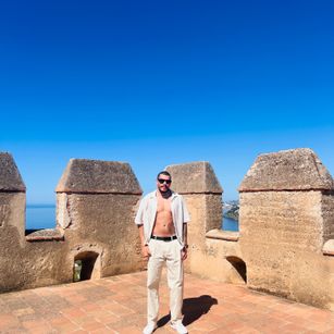 Model - Sebastian smiling