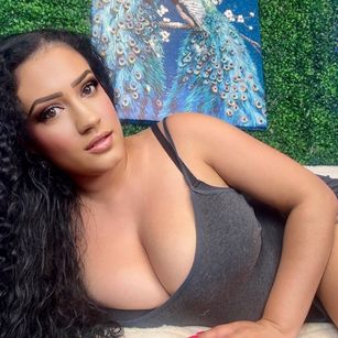 Model - Kendi bigtits