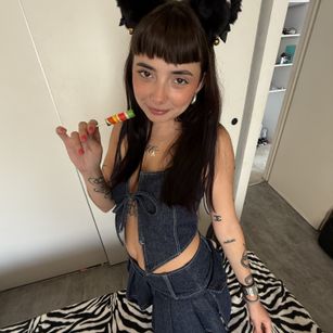 Model - Mary sextapes