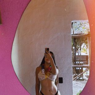 Model - Maysha curvy