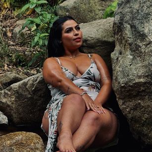 Model - Kiana Cream squirt