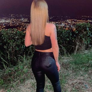 Model - Amber Hudson blowjob