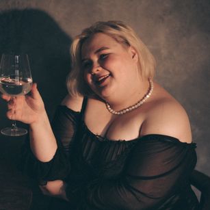 Model - Ella bigtits