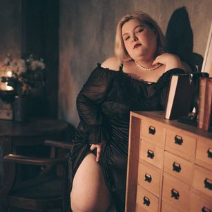 Model - Ella MISTRESS