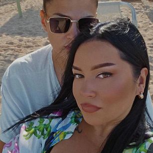 Model - DoubleeTroublee bigass