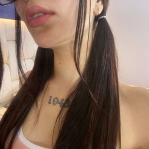 Model - LilithStars spanking