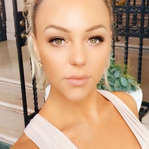 Model - SofiaRyder switch