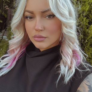 Model - FoxySerena blowjob