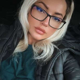 Model - FoxySerena blowjob