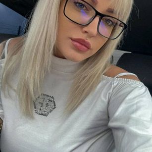 Model - FoxySerena feet