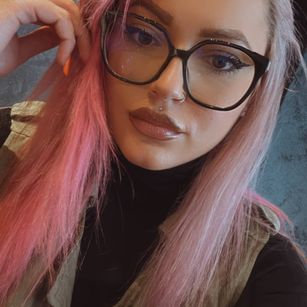 Model - FoxySerena deepthroat