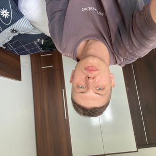 Model - Sasha Pines oil