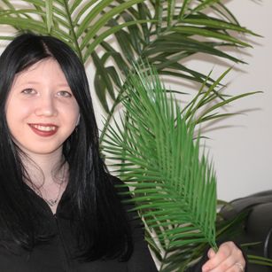 Model - LolaBrooks ass