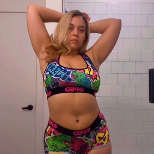 Model - LoyalLuxx Girlfriend