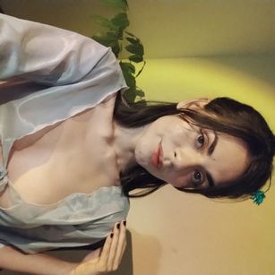 Model - call me bluee cute