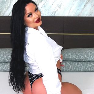 Model - HotVyx HighHeels