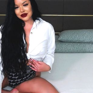 Model - HotVyx Kinky