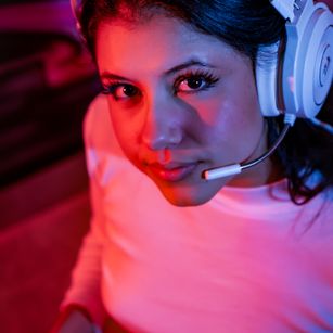 Model - Anny De los Rios brunette