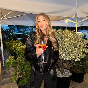 Model - LizaSweety strip