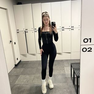 Model - Melissa Keller playful