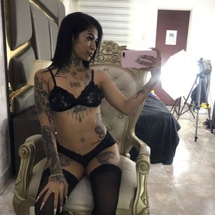 Model - EmilieLake BDSM