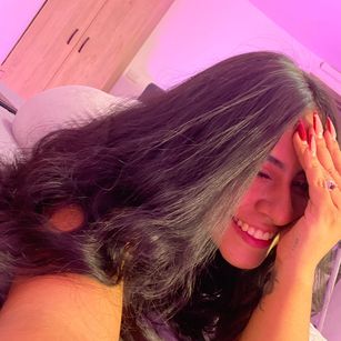 Model - Mia Miller natural