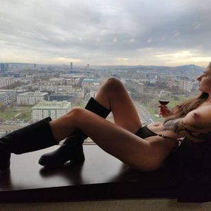 Model - NaomiLisss cei