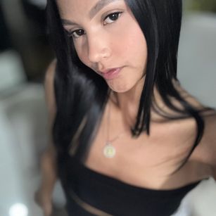 Model - Luciana kim desnuda