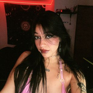 Model - Katzze sexting