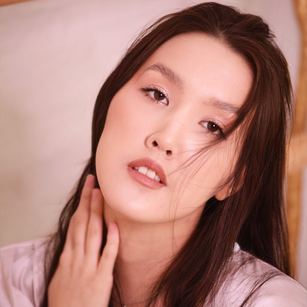 Model - Carrie armpits