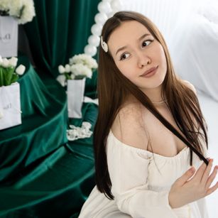 Model - DaniellaSunny natural