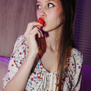 Model - melissaxcbx kinky