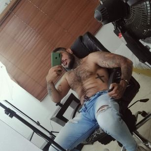 Model - Dhamian_wolf_hunter Uncut