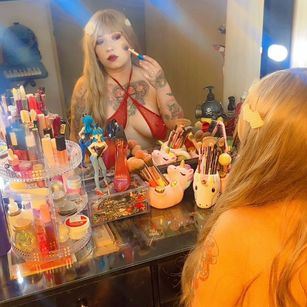 Model - medakawaii geek