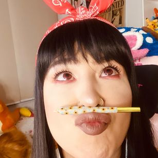 Model - medakawaii geek