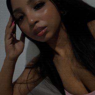 Model - jeysweet lingerie