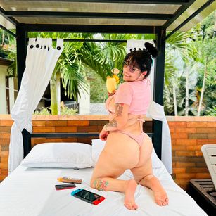 Model - medakawaii feet