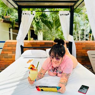 Model - medakawaii geek