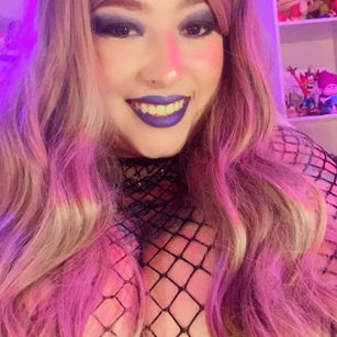 Model - medakawaii curvy