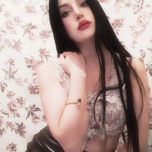 Model - Coral cuckold