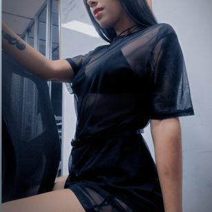 Model - AleskaDiaz bigass