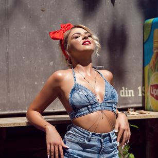 Model - KimmyBliss toys