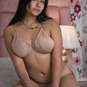 Model - NyssaGremory cum