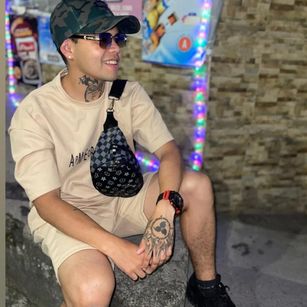 Model - Julian Flame joi