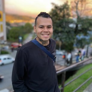 Model - Julian Flame bigcock